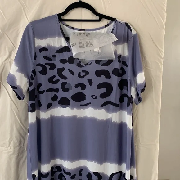 V neck maxi dress. Purple, white & black short sleeve leopard print. New in bag - Picture 6 of 8